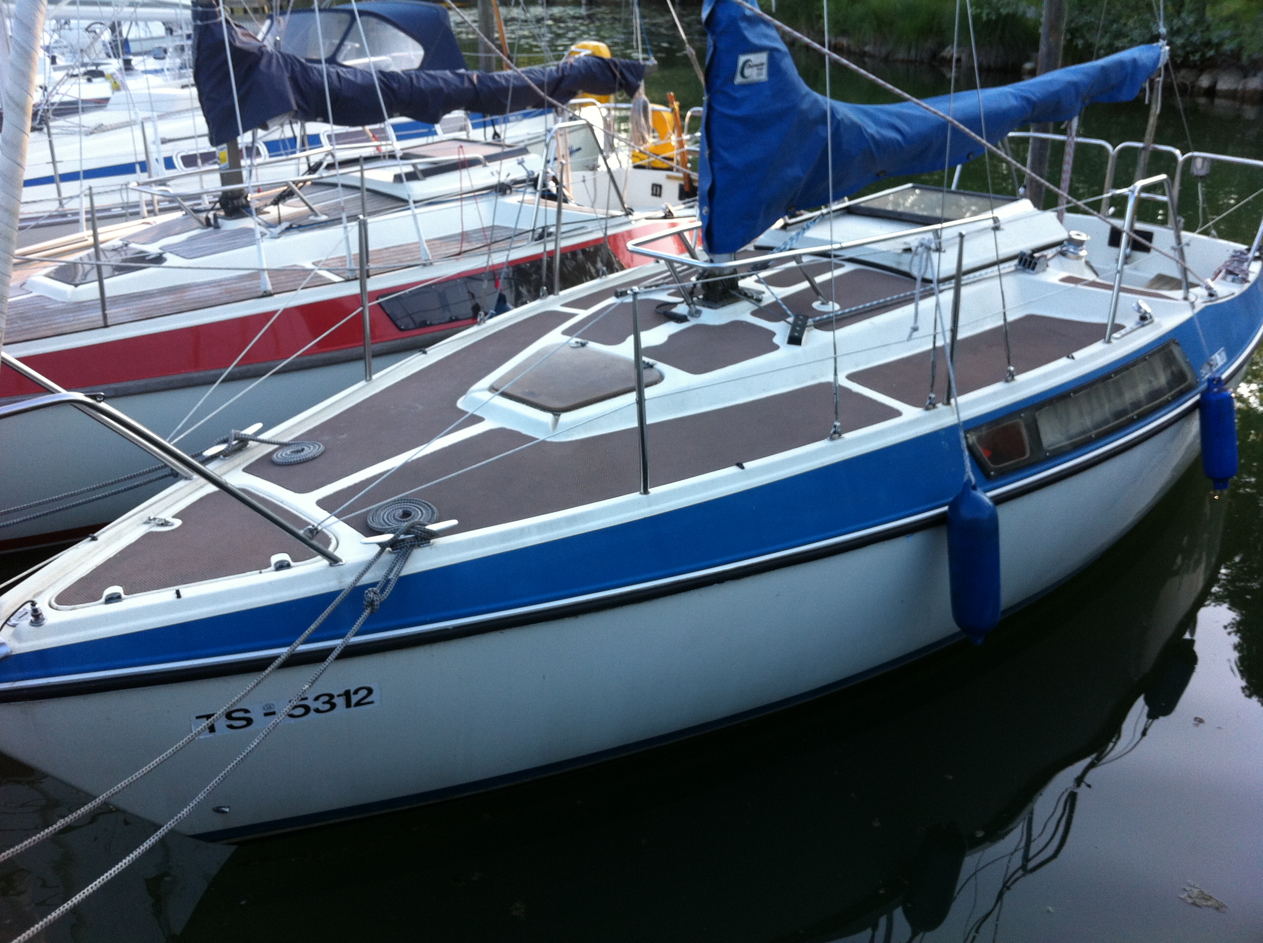 bavaria 707 sailboat